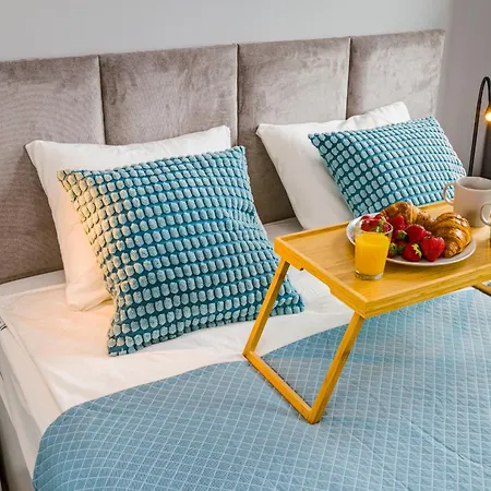 Apartament Partynice - Parking&balcony - By Rentujemy