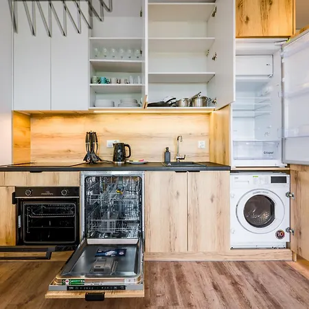 Partynice - Parking&balcony - By Rentujemy Apartament Wrocław