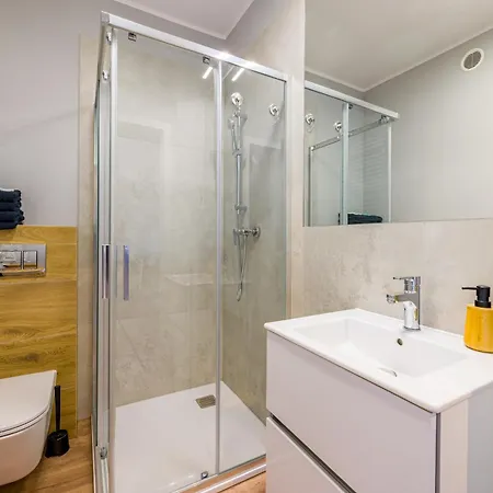 Partynice - Parking & Balcony - By Rentujemy