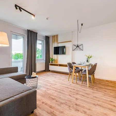 Partynice - Parking & Balcony - By Rentujemy Apartamento Wrocław