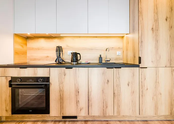 Apartment Partynice - Parking & Balcony - By Rentujemy *