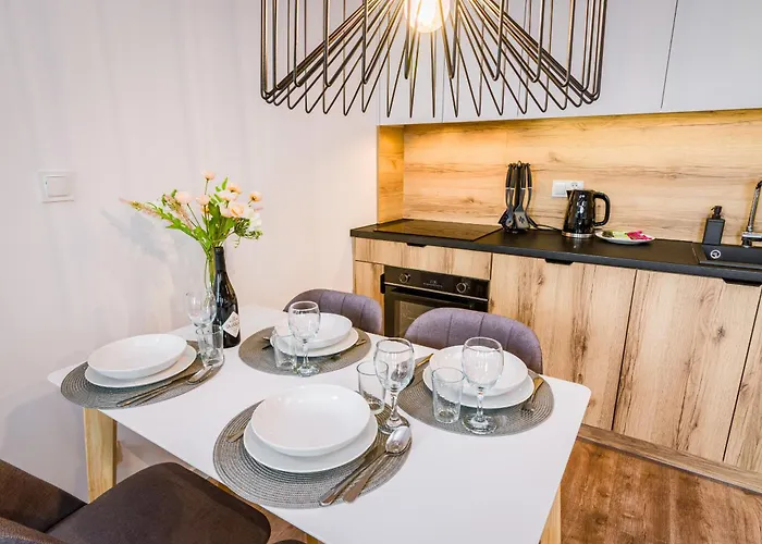 Apartamento Partynice - Parking & Balcony - By Rentujemy