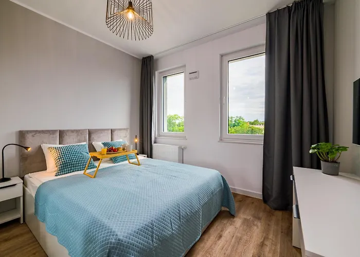 Partynice - Parking & Balcony - By Rentujemy Wrocław