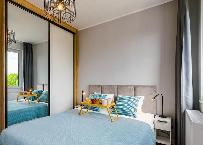 Partynice - Parking & Balcony - By Rentujemy Apartamento