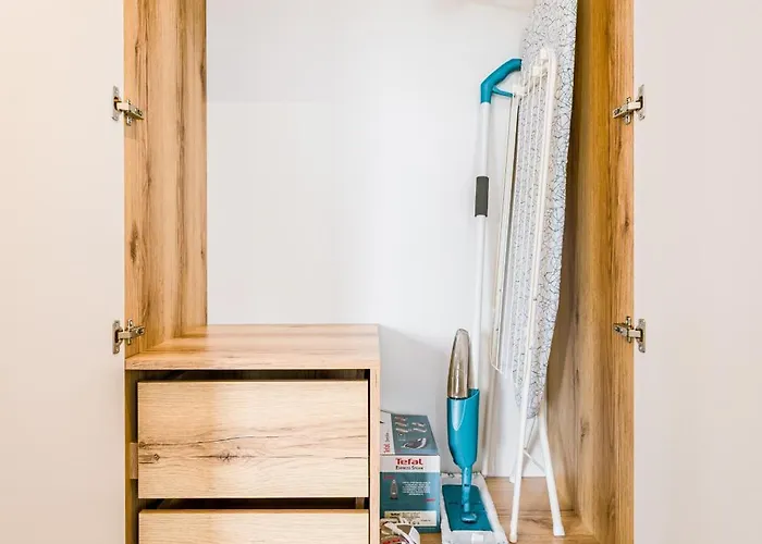 Partynice - Parking & Balcony - By Rentujemy Apartamento Wrocław