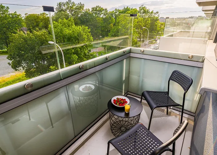 Partynice - Parking & Balcony - By Rentujemy * Wrocław