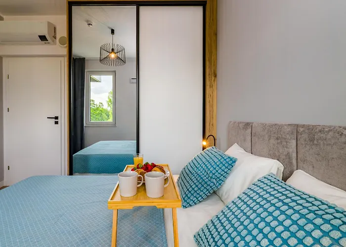 Partynice - Parking & Balcony - By Rentujemy Apartamento *