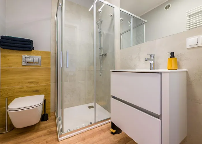 Partynice - Parking & Balcony - By Rentujemy Wrocław